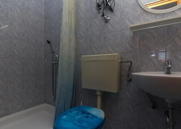 玛佐别墅旅馆 *