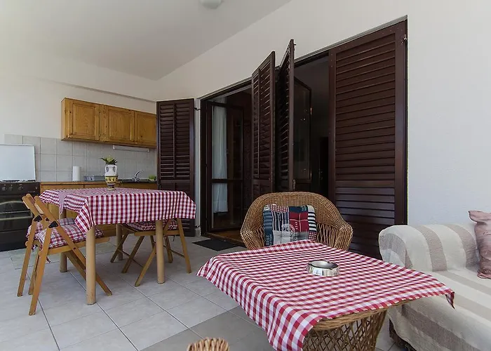 玛佐别墅旅馆 公寓 马卡尔斯卡